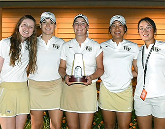 Jennifer Kupcho with her Wake Forest teammates