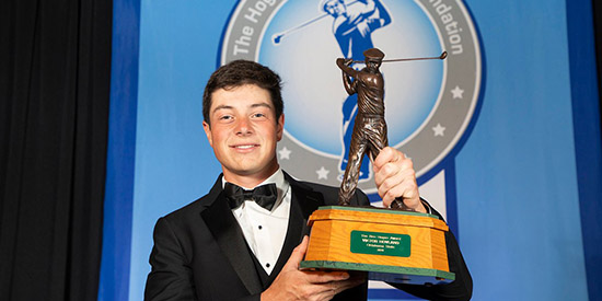Ahead of title defense, Viktor Hovland wins the Ben Hogan Award